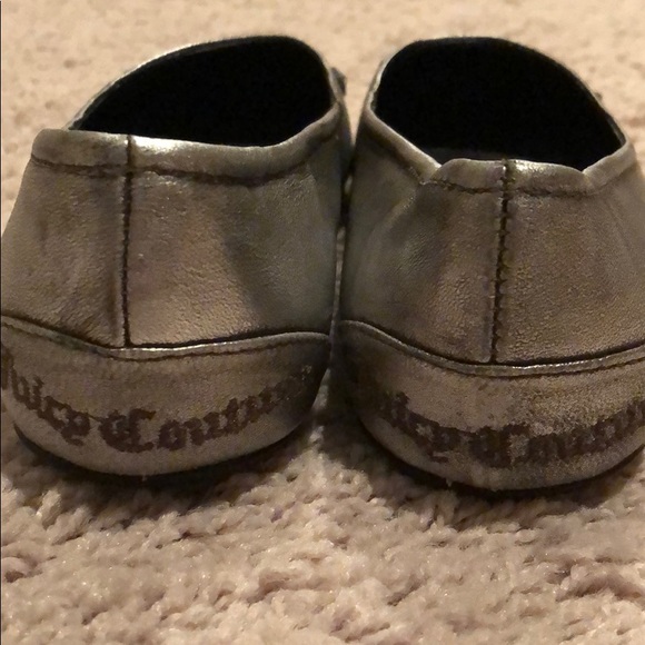 Girls Juicy Couture Silver Metallic flat shoe Sz4 - Picture 4 of 6